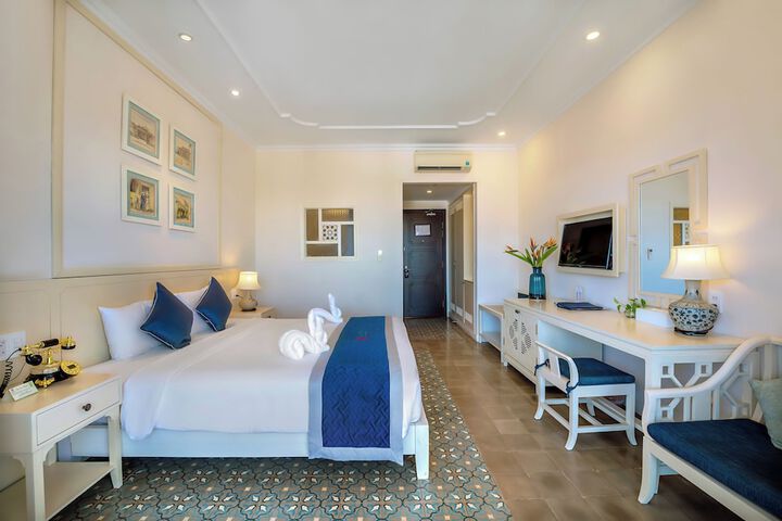 Room 5 of 48