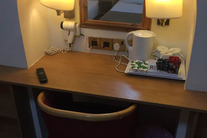 Room 11 of 40