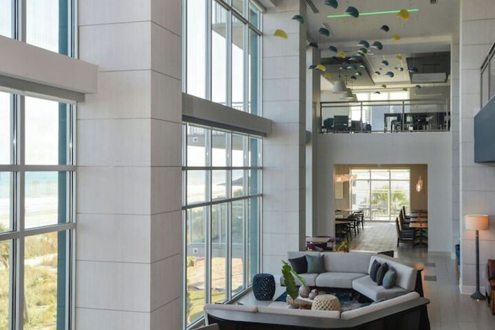 Lobby lounge