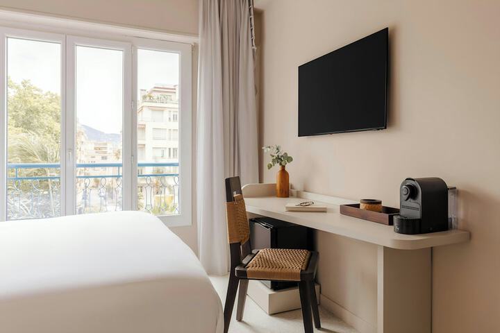 Room 21 of 60