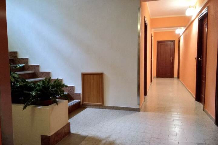 Ballroom/Hall 39 of 54