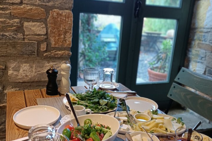 Dining 55 of 85