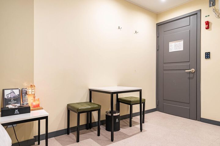 Room 75 of 142