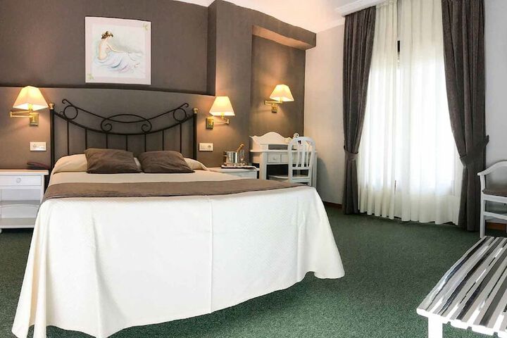 Room 6 of 45