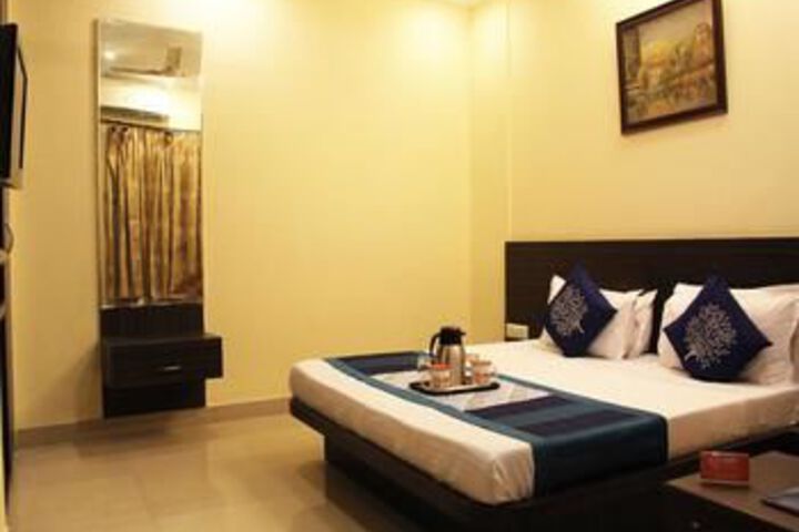Room 10 of 27