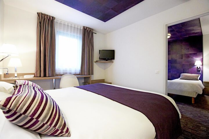 Room 6 of 29