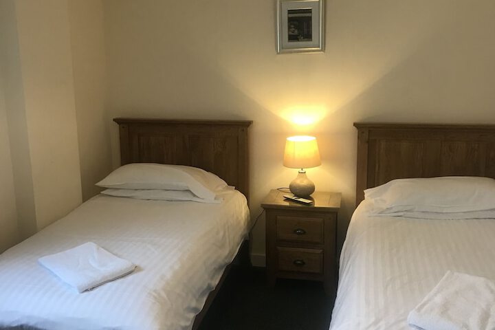 Room 6 of 45