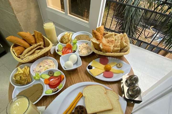 Breakfast/Coffee Service 82 of 92
