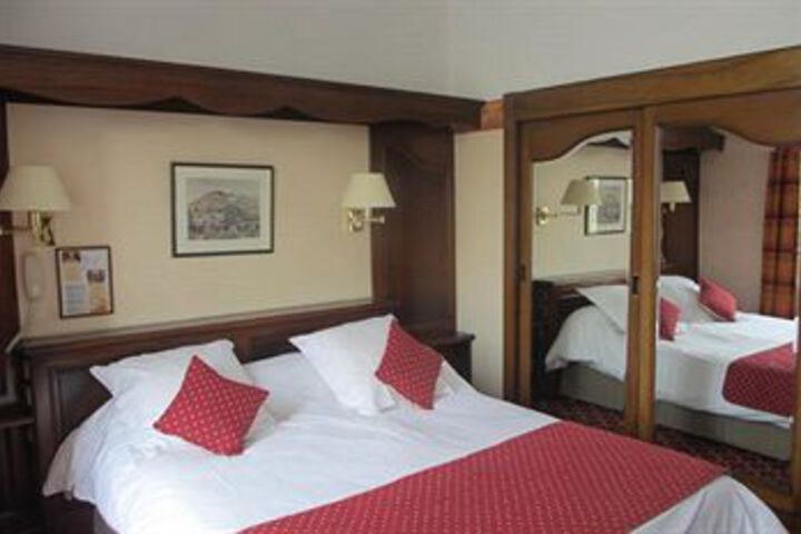 Room 16 of 31