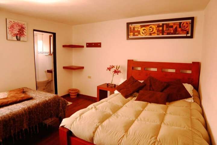 Room 6 of 10