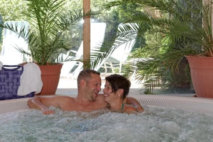 Pool 14 of 37