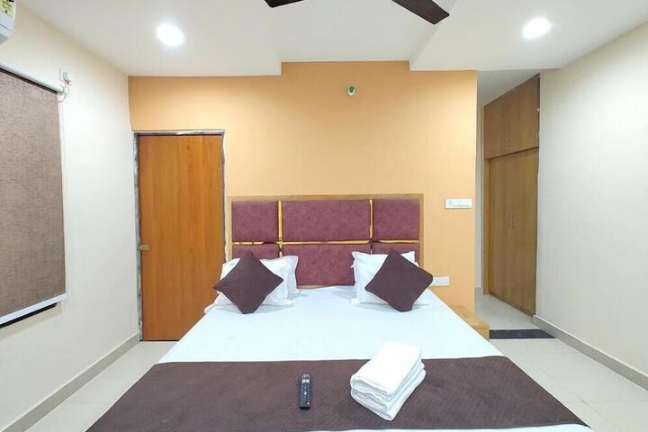 Room 10 of 35