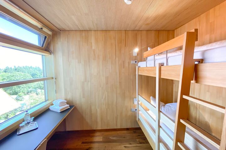 Room 10 of 40