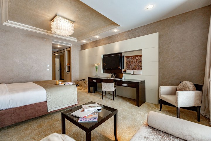 Room 20 of 100