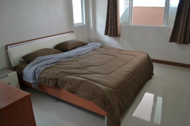 Room 10 of 15
