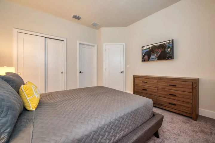Room 3 of 20