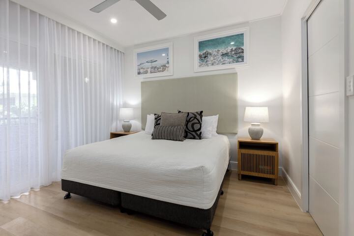 Room 5 of 74