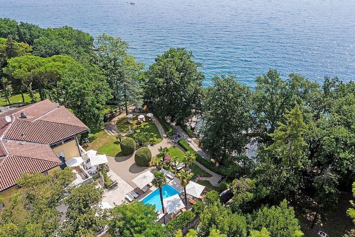 Pools & Facilities