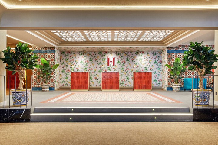 Entrance & Lobby