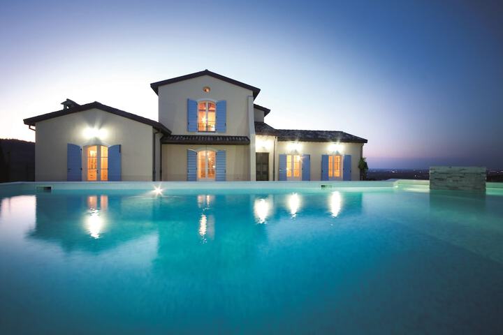 Pool 40 of 67