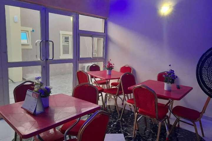 Dining 20 of 48