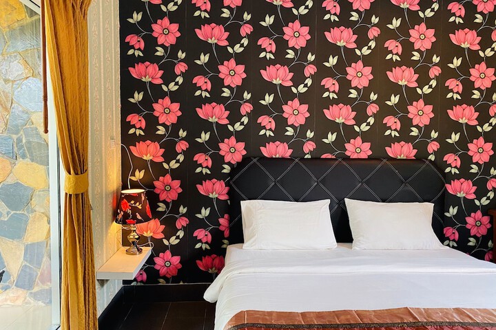 Room 28 of 72