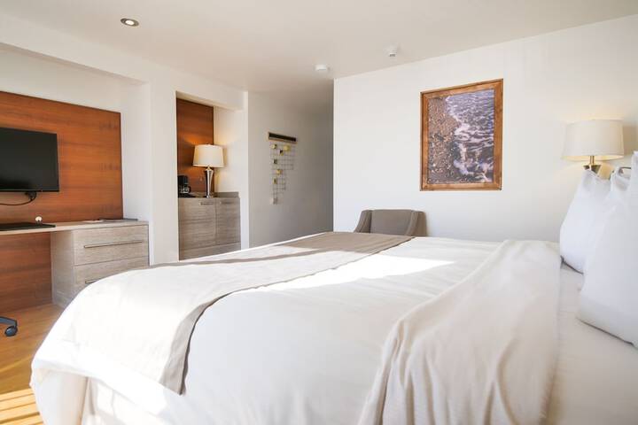 Room 27 of 140