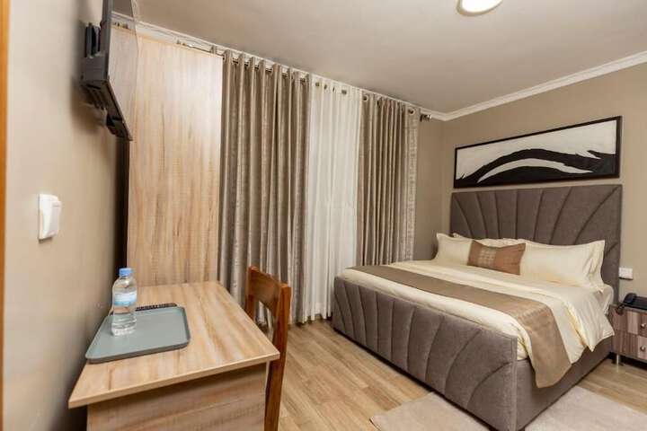 Room 8 of 17
