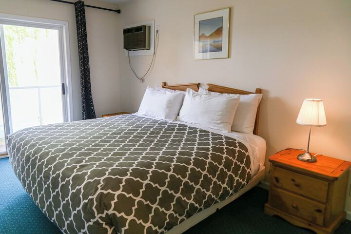Room 47 of 176