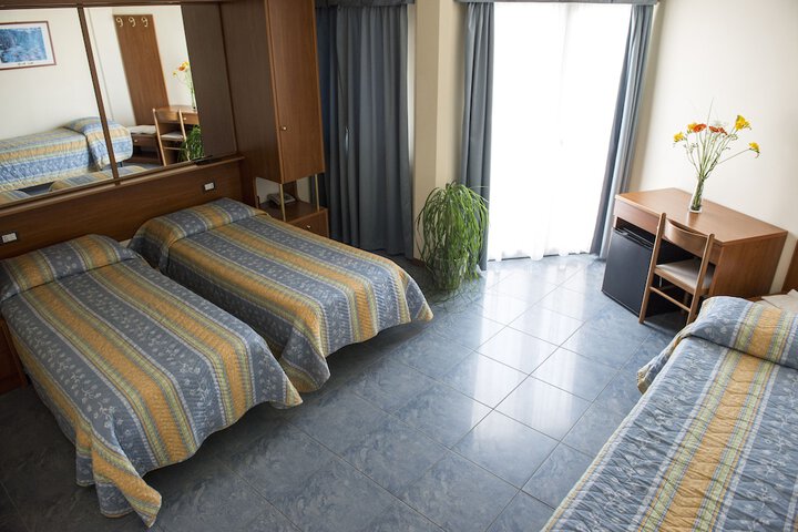 Room 8 of 44