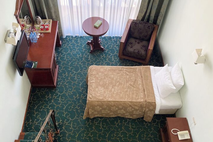 Room 34 of 141