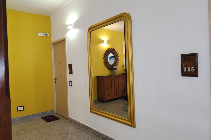 Room 8 of 85
