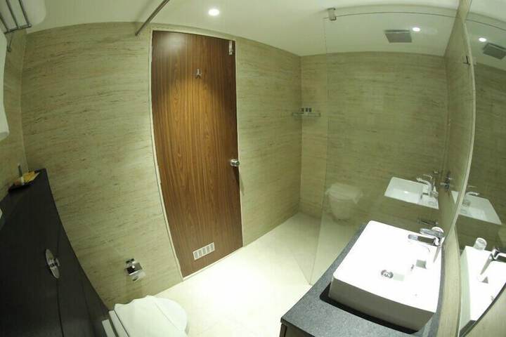Room 12 of 22