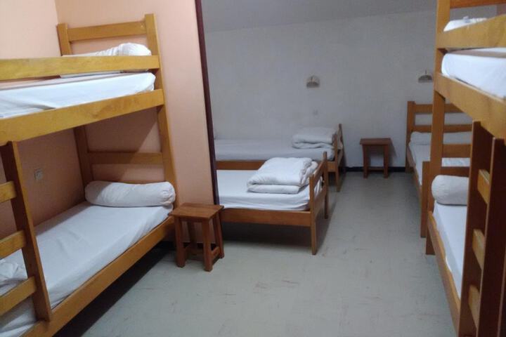 Room 32 of 50