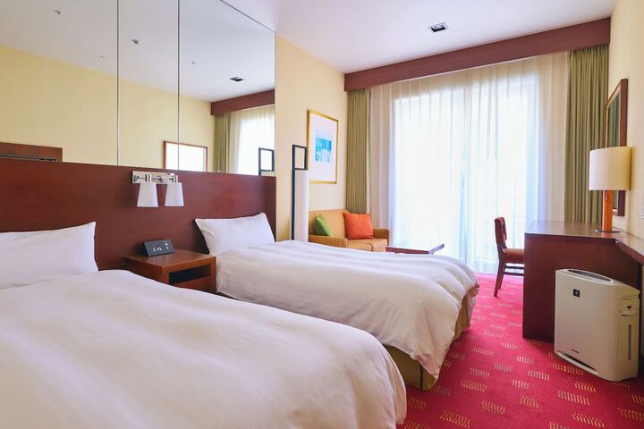 Room 15 of 94