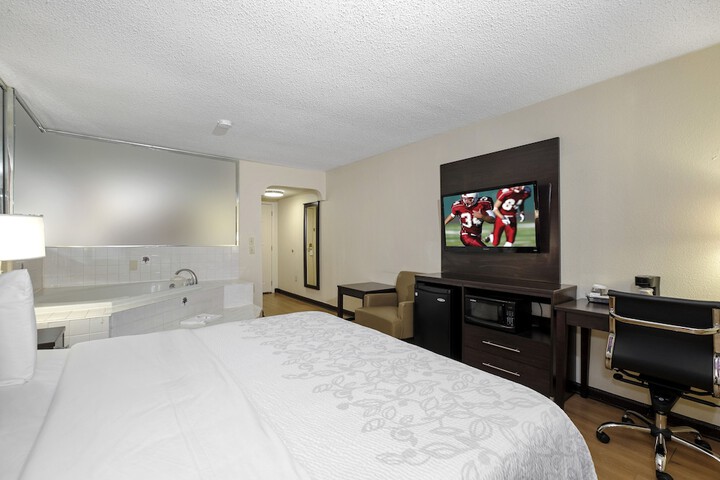 Superior King Bed (3 of 21)