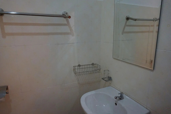 Room 10 of 23