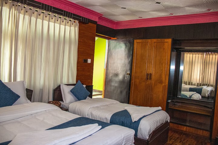 Room 3 of 94