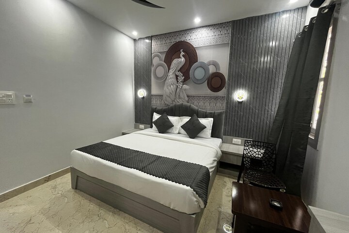 Room 5 of 24
