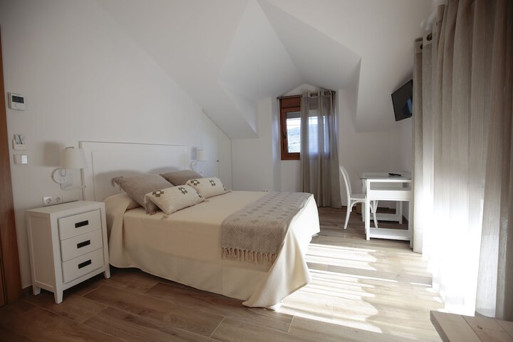 Room 8 of 32
