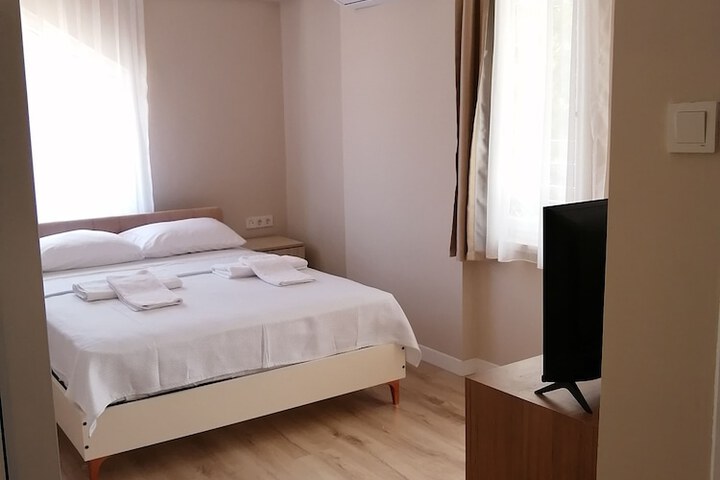 Room 30 of 97