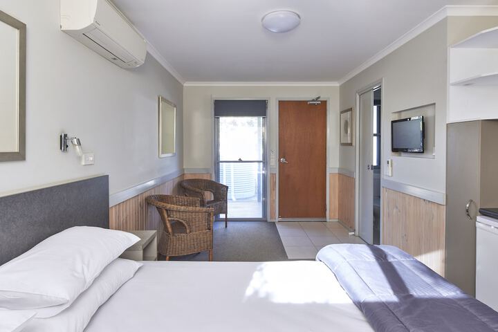 Room 15 of 102