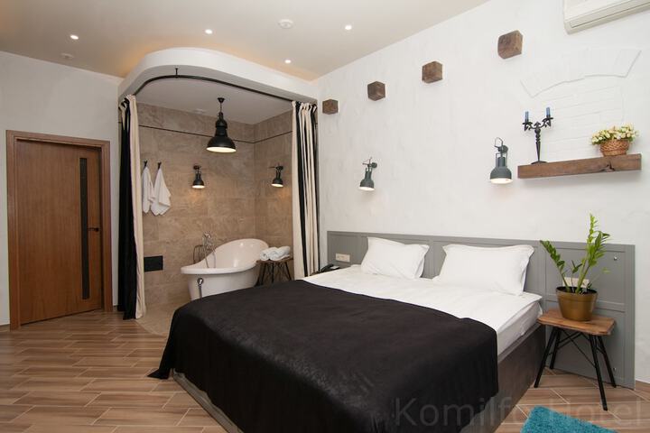 Room 14 of 81