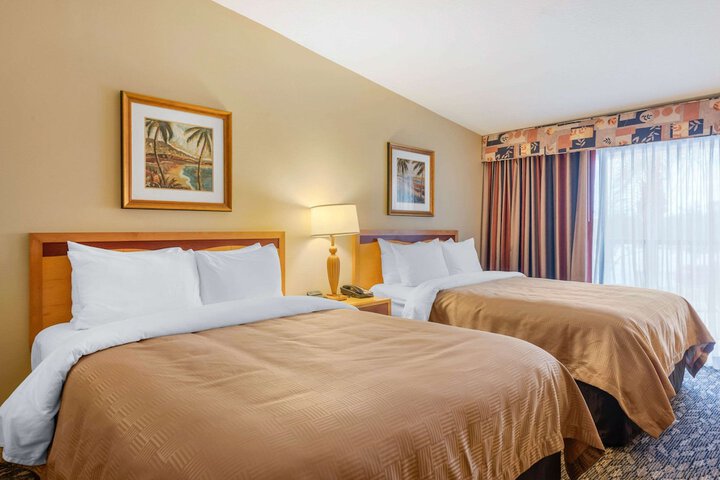 2 Queen Beds (9 of 23)