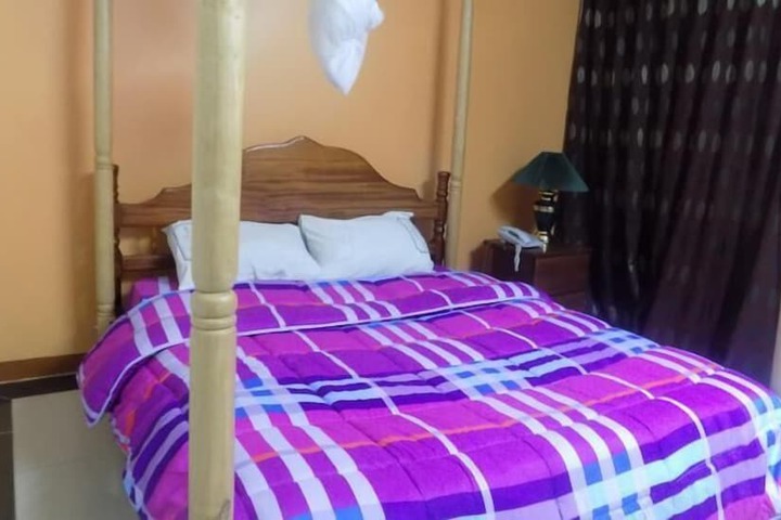 Room 4 of 23