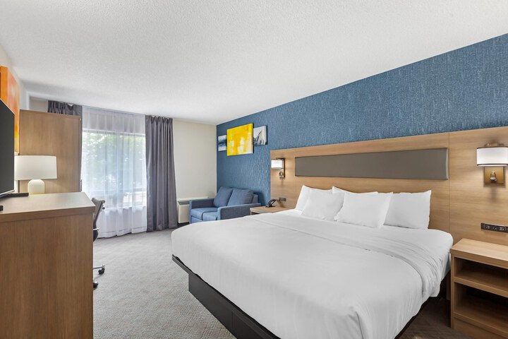 Room 13 of 28