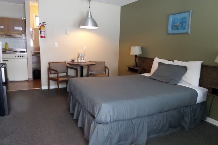 Room 8 of 33