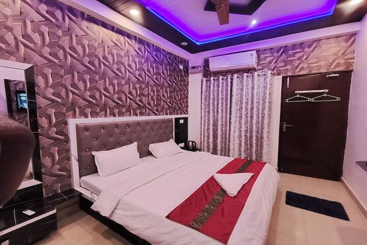 Room 16 of 26