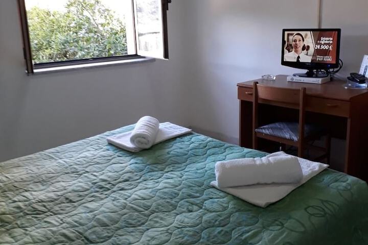Room 2 of 41