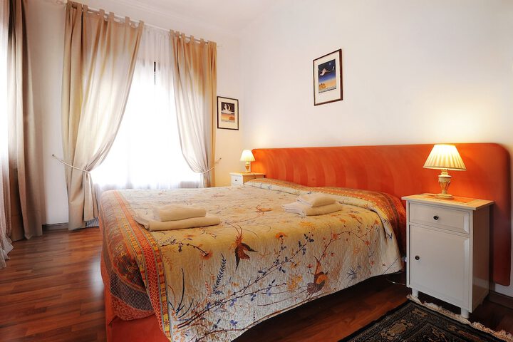 Room 16 of 36